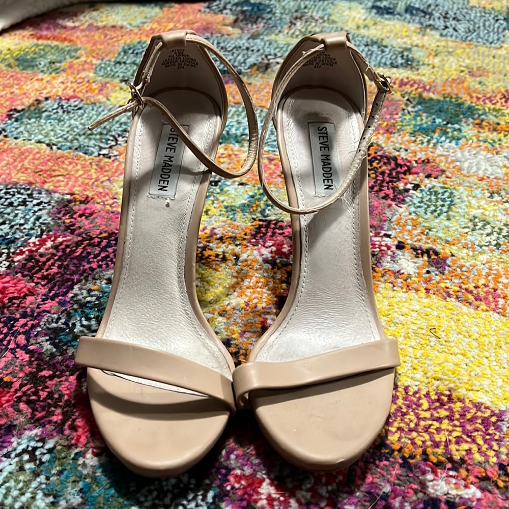 Steve Madden nude sandals